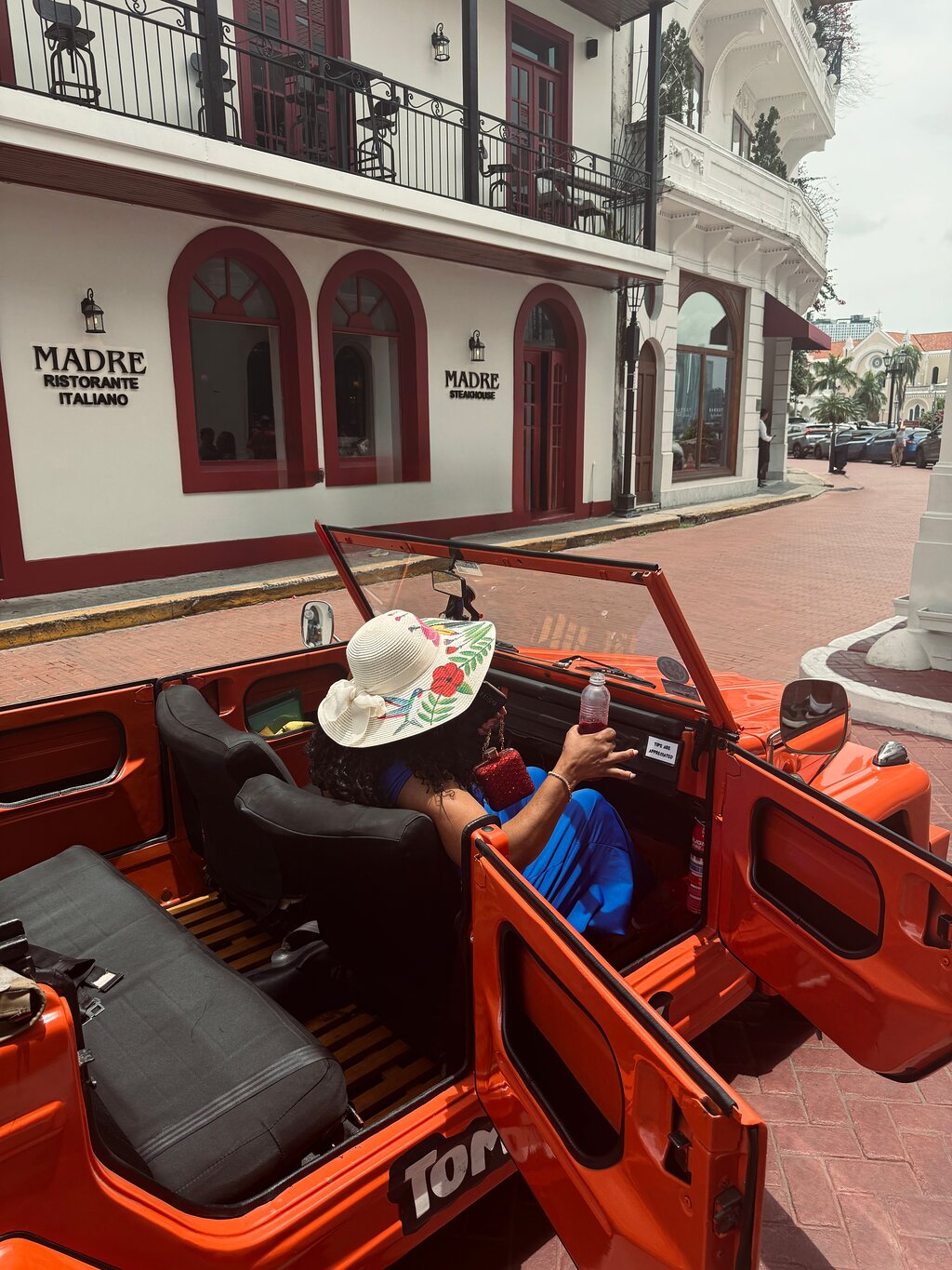 VW Safari tour in Panama City with Tomi Tours